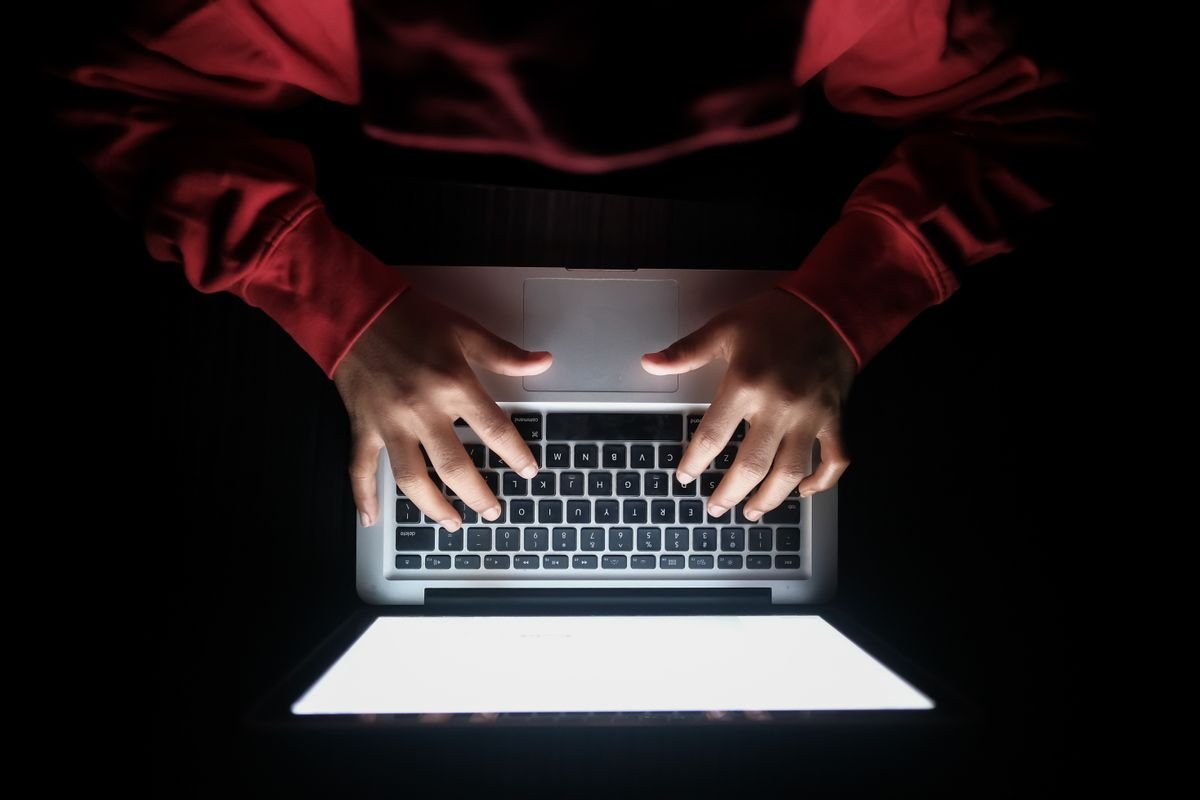 How digital screens affect eyes and ways to reduce strain.